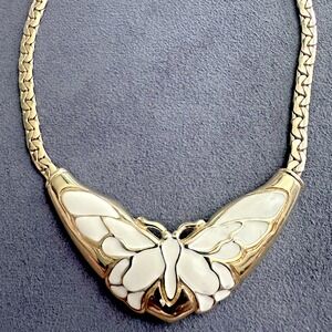 Vintage 1980's White/Beige Enamel‎ Butterfly Motif Gold tone chain necklace